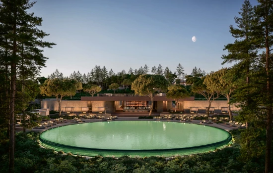 **Family Pool & Kids Club**